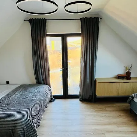 Semesterbostad Gorska Przystan Dom Duza Sowka *