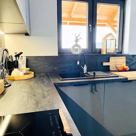 Semesterbostad Gorska Przystan Dom Duza Sowka *